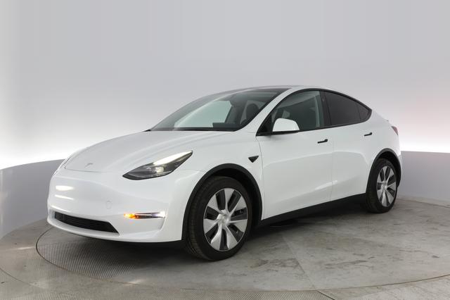 2023 Tesla Model Y — VIN 7SAYGDEE1PF814358