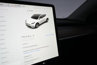 2023 Tesla Model Y — photo 4 of 27