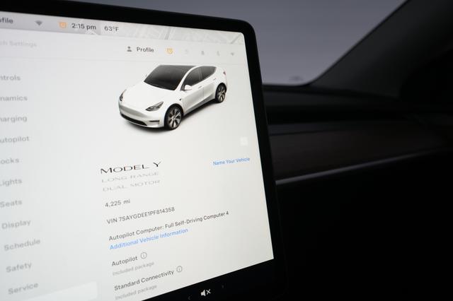 2023 Tesla Model Y — photo 4 of 27