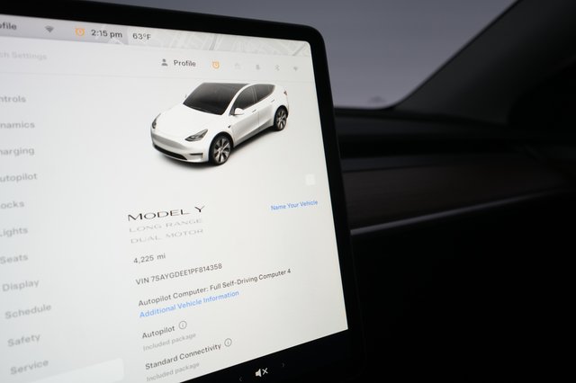 2023 Tesla Model Y — photo 4 of 27