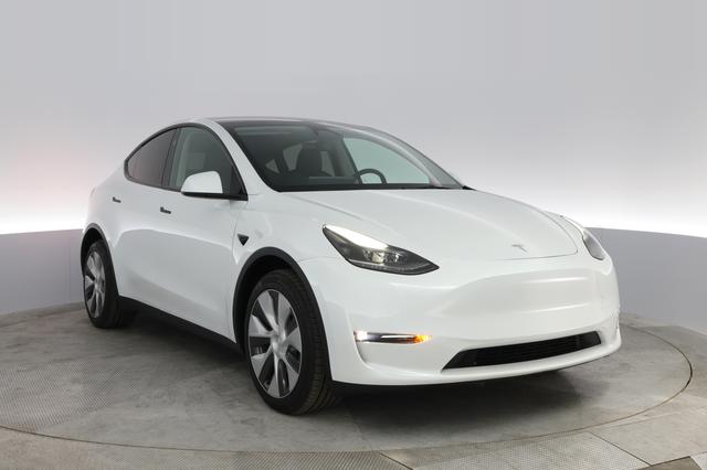 2023 Tesla Model Y — photo 6 of 27