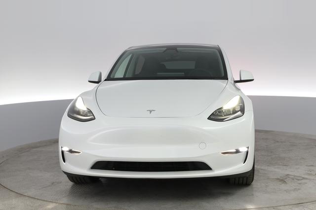 2023 Tesla Model Y — photo 5 of 27