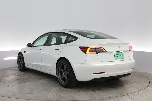 2021 Tesla Model 3 — photo 9 of 35
