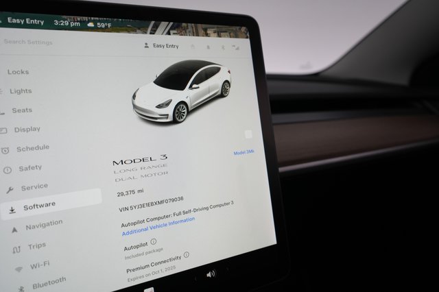 2021 Tesla Model 3 — photo 4 of 35