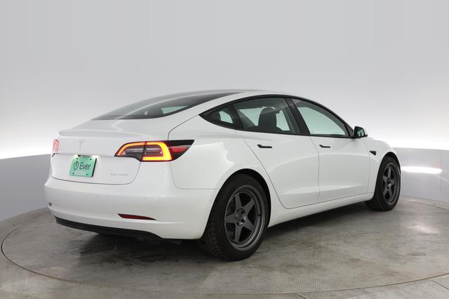 2021 Tesla Model 3 — photo 2 of 35