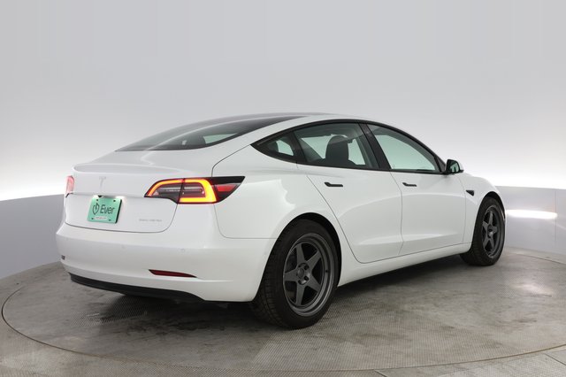 2021 Tesla Model 3 — photo 2 of 35