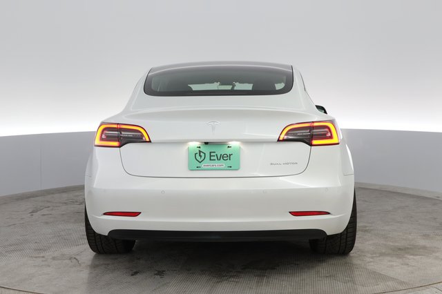 2021 Tesla Model 3 — photo 8 of 35