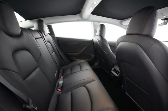 2021 Tesla Model 3 — photo 3 of 35