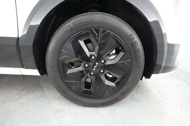 2023 Kia Niro EV — photo 13 of 30