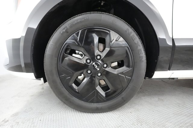 2023 Kia Niro EV — photo 11 of 30