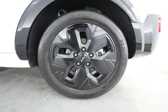 2023 Kia Niro EV — photo 12 of 30