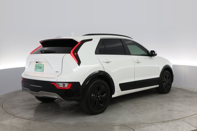 2023 Kia Niro EV — photo 2 of 30