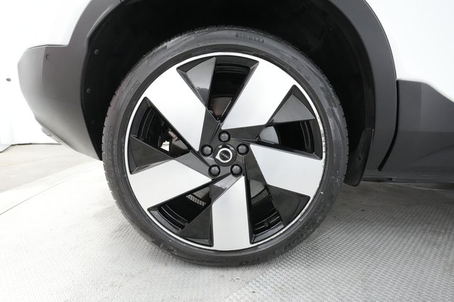 2023 Volvo C40 Recharge — photo 14 of 56