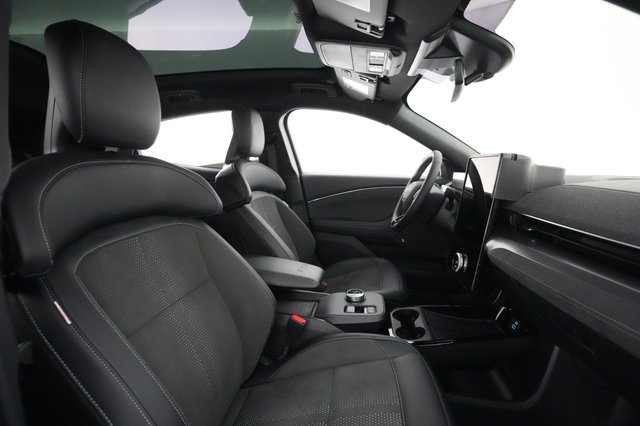 2023 Ford Mustang Mach-E — photo 17 of 40