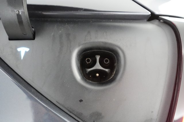 2022 Tesla Model Y — photo 19 of 47
