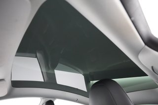 2022 Tesla Model Y — photo 18 of 47