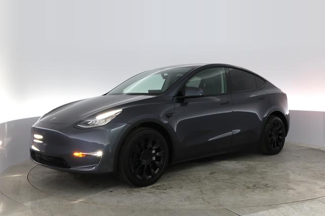 2022 Tesla Model Y — VIN 7SAYGDEE2NF392565