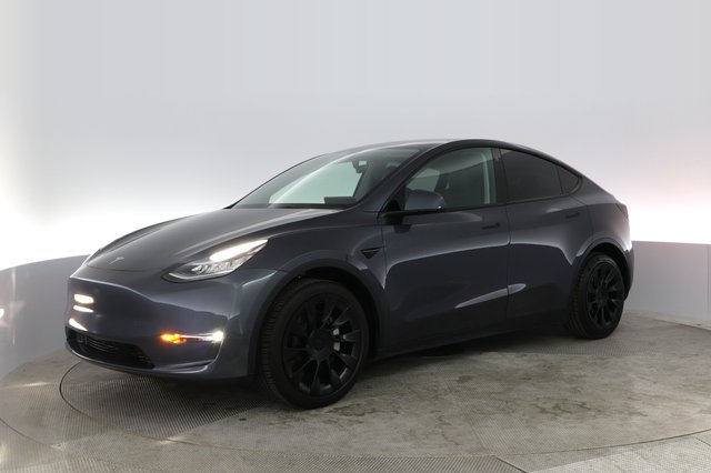 2022 Tesla Model Y — VIN 7SAYGDEE2NF392565
