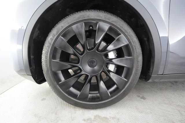 2022 Tesla Model Y — photo 11 of 47