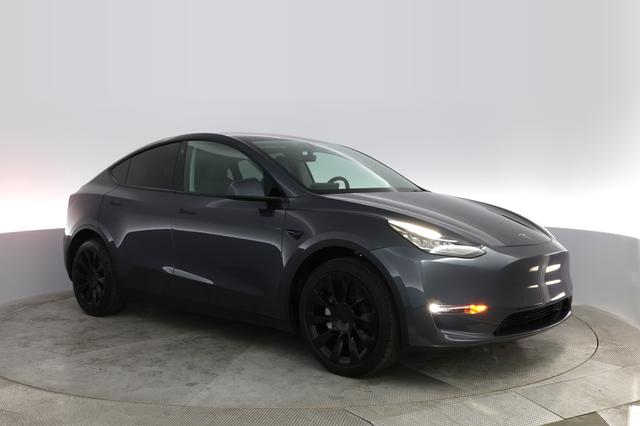 2022 Tesla Model Y — photo 7 of 47
