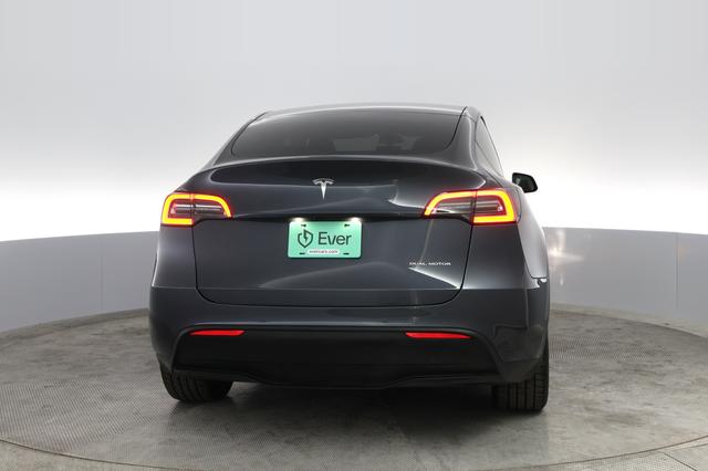2022 Tesla Model Y — photo 8 of 47