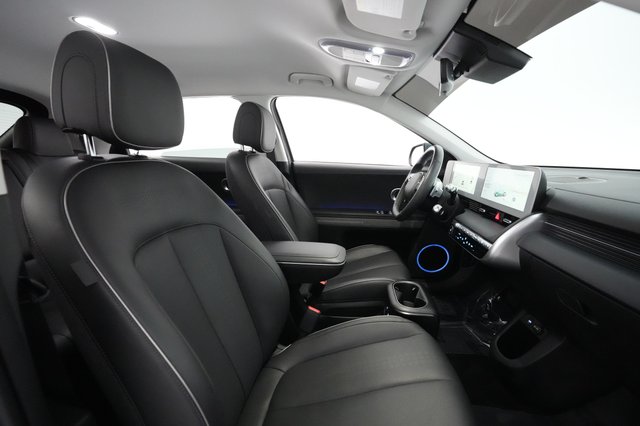 2023 Hyundai IONIQ 5 — photo 17 of 46