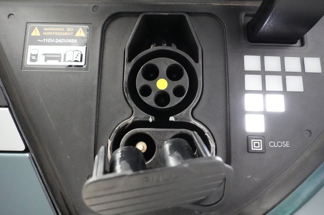 2023 Hyundai IONIQ 5 — photo 18 of 46