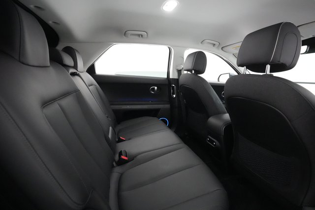 2023 Hyundai IONIQ 5 — photo 3 of 46