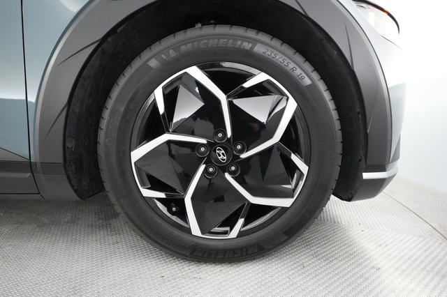2023 Hyundai IONIQ 5 — photo 13 of 46