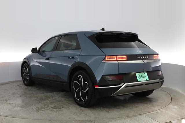 2023 Hyundai IONIQ 5 — photo 9 of 22