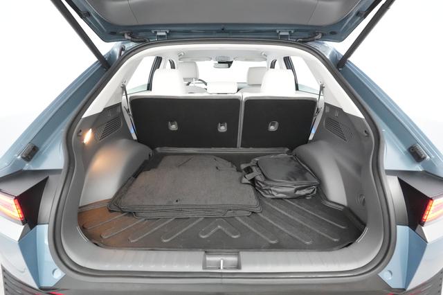 2023 Hyundai IONIQ 5 — photo 6 of 22
