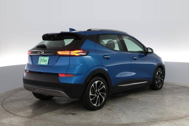 2022 Chevrolet Bolt EUV — photo 2 of 23