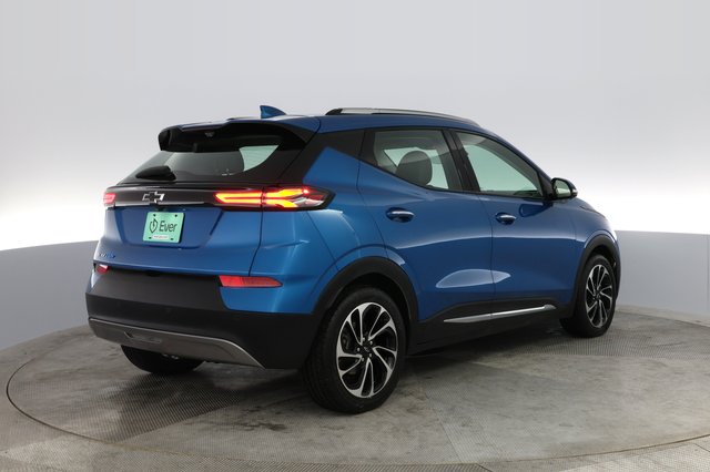 2022 Chevrolet Bolt EUV — photo 2 of 23