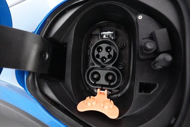 2022 Chevrolet Bolt EUV — photo 8 of 23