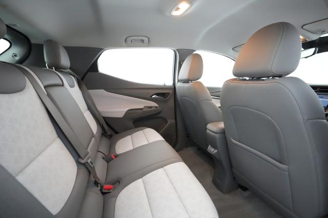 2022 Chevrolet Bolt EUV — photo 4 of 23
