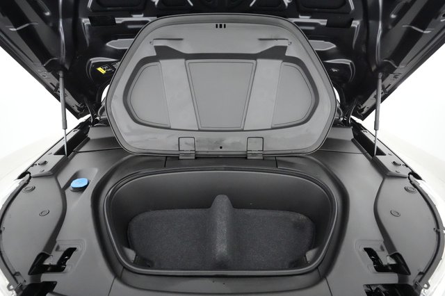 2022 Volvo XC40 Recharge — photo 21 of 24