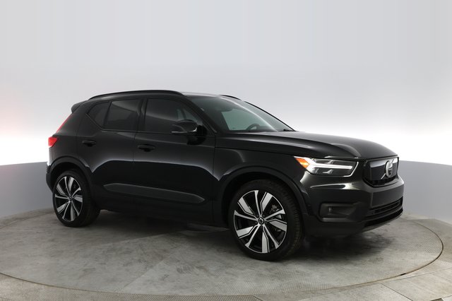2022 Volvo XC40 Recharge — photo 11 of 24