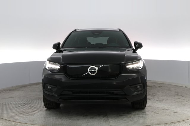 2022 Volvo XC40 Recharge — photo 12 of 24