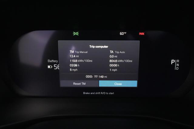 2022 Volvo XC40 Recharge — photo 5 of 24