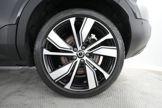 2022 Volvo XC40 Recharge — photo 17 of 24