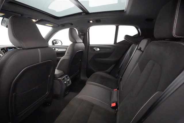 2022 Volvo XC40 Recharge — photo 20 of 24