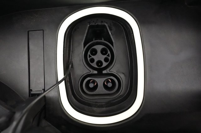 2024 Cadillac LYRIQ — photo 19 of 37