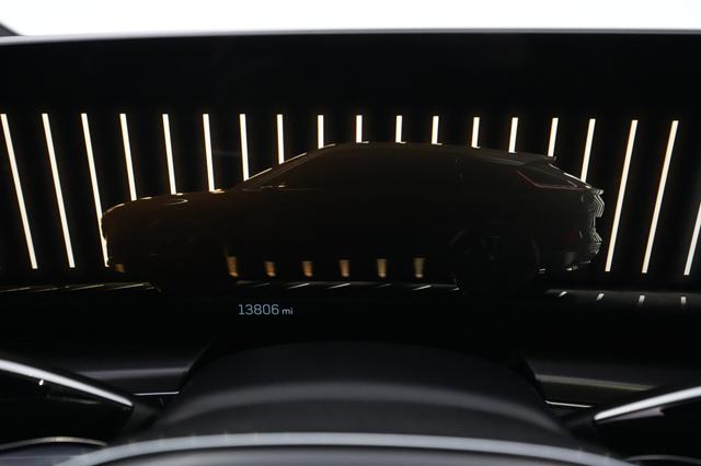 2024 Cadillac LYRIQ — photo 4 of 37