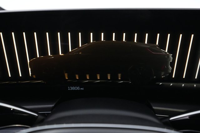 2024 Cadillac LYRIQ — photo 4 of 37