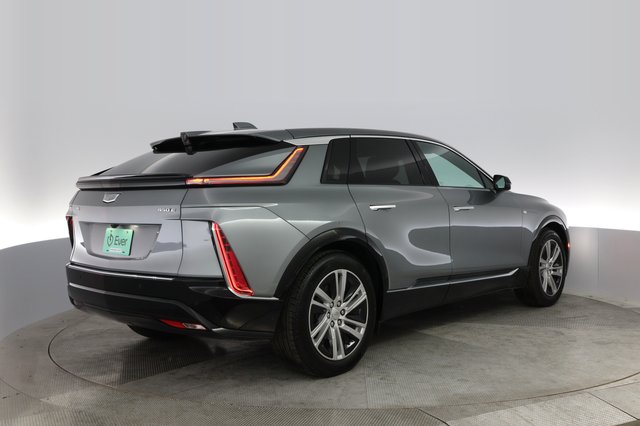 2024 Cadillac LYRIQ — photo 2 of 37