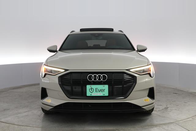 2021 Audi e-tron — photo 5 of 40