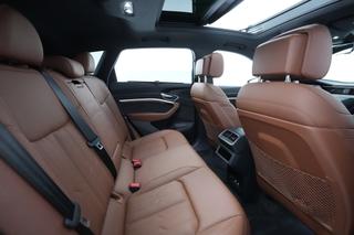 2021 Audi e-tron — photo 3 of 40