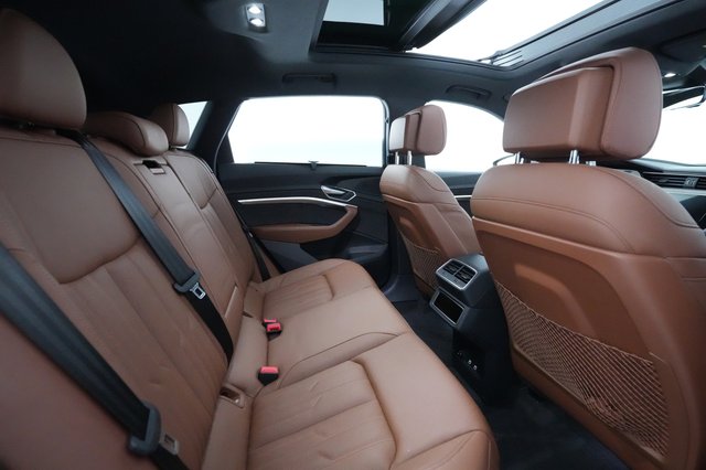 2021 Audi e-tron — photo 3 of 40