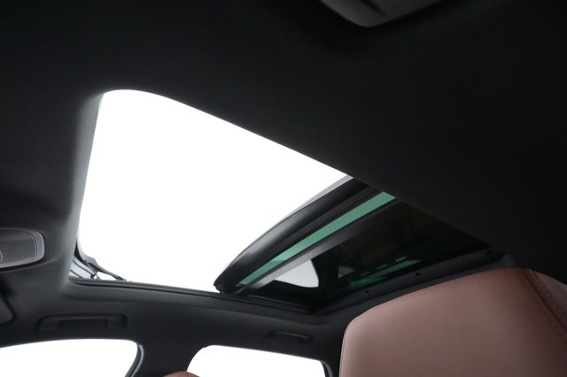 2021 Audi e-tron — photo 18 of 40