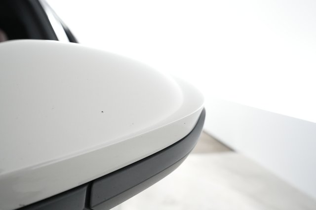 2021 Audi e-tron — photo 34 of 40